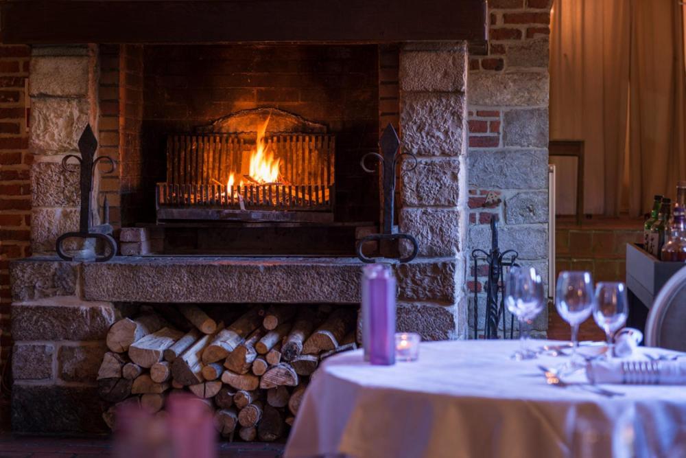 Logis-Hotel-Restaurant La Gentilhommiere Artres Kültér fotó