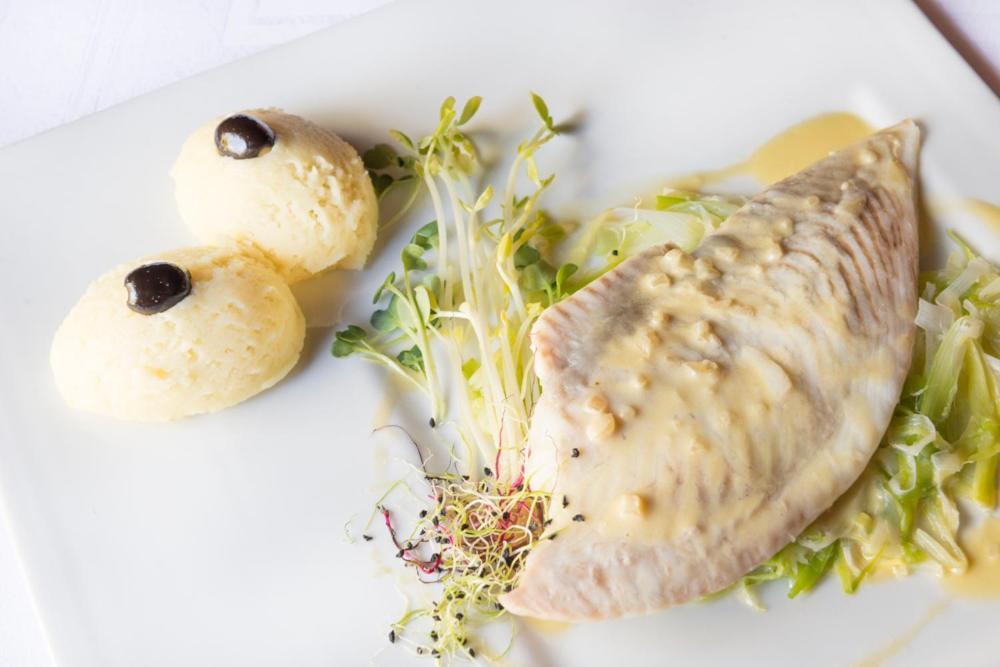 Logis-Hotel-Restaurant La Gentilhommiere Artres Kültér fotó